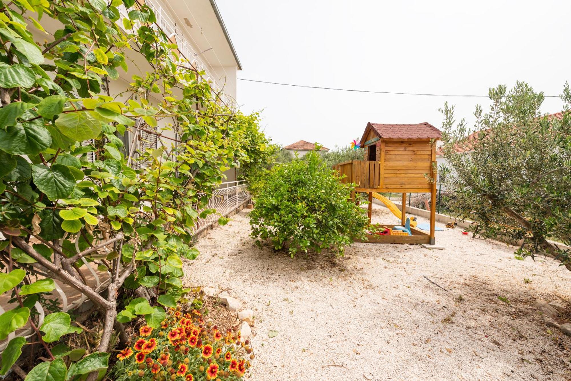 Apartment Paula Trogir Exterior photo